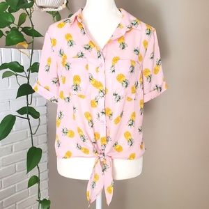 Lily White Pineapple Tie-front Blouse Size M